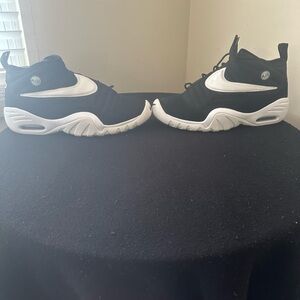 Nike Air Ndestrukt Rare Size 14 Black/White